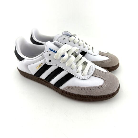 adidas White and Black Athletic Shoes main image 9